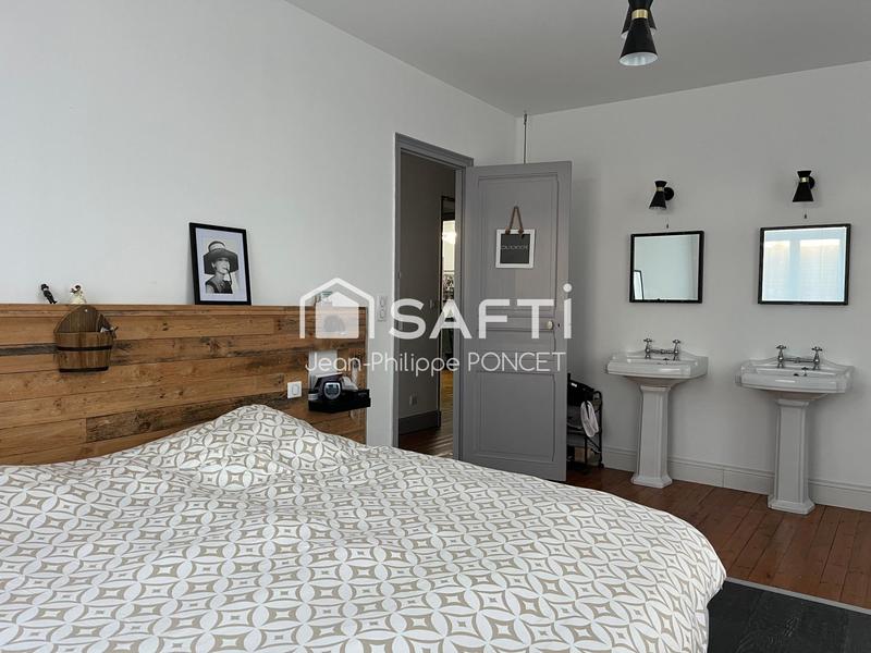 Maison - 245 m² - 8 pièces