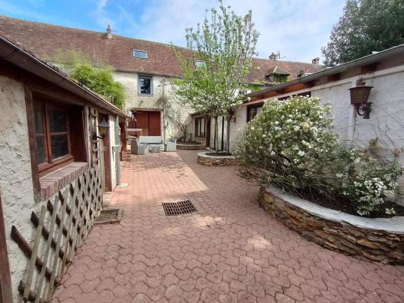 Maison - 218 m² - 5 pièces