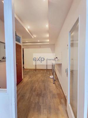 Local commercial - 101 m²