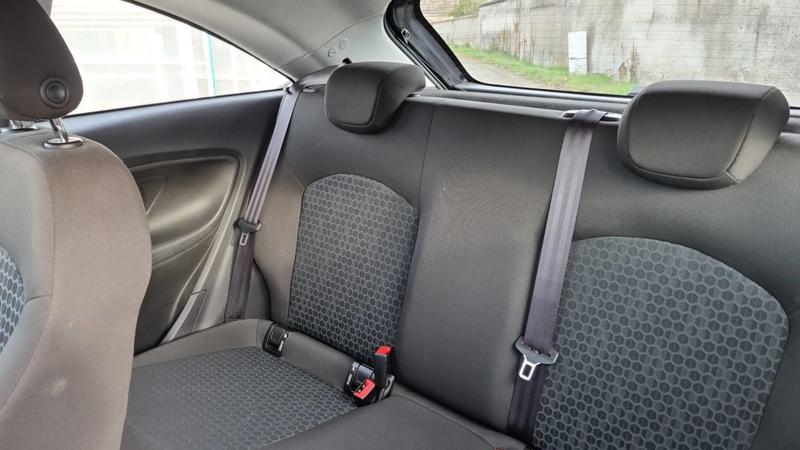 Opel Corsa 1.4 75 Enjoy