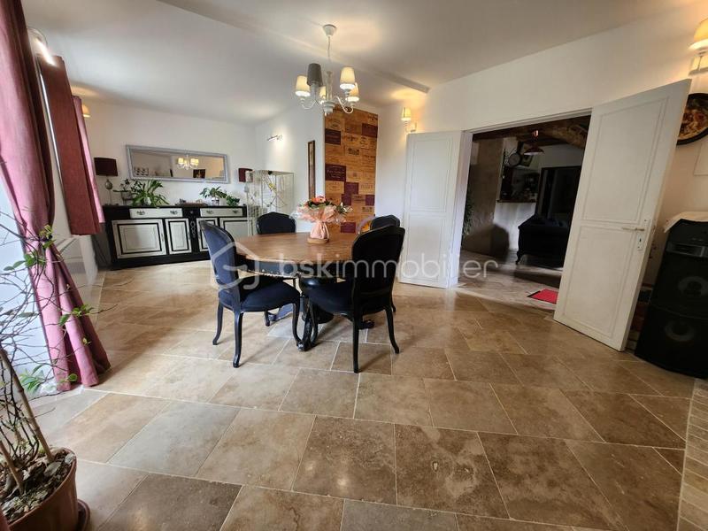 Maison - 184 m² - 10 pièces