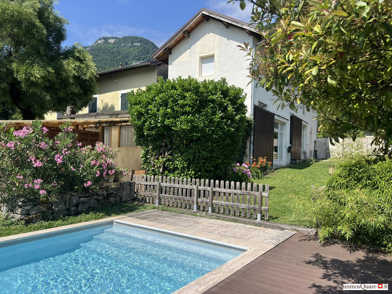 Maison - 200 m² - 6 pièces