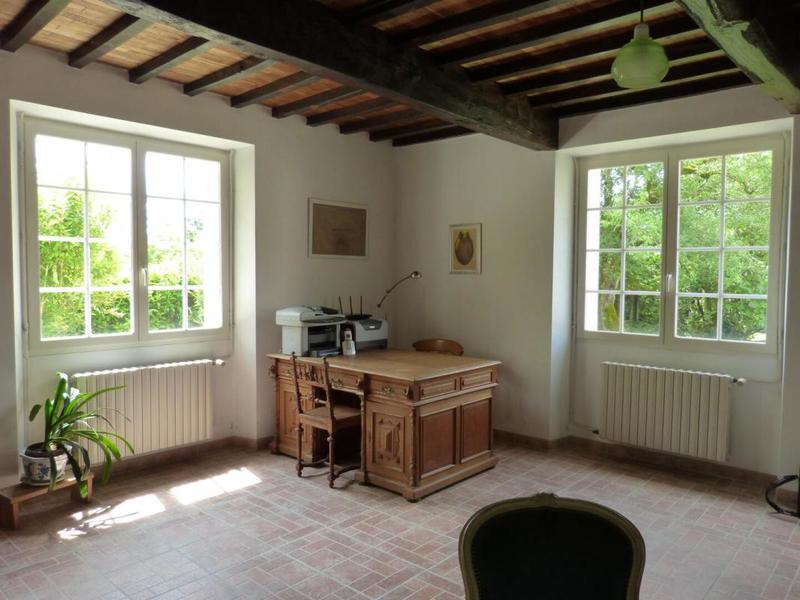 Propriété - 266 m² - 9 pièces