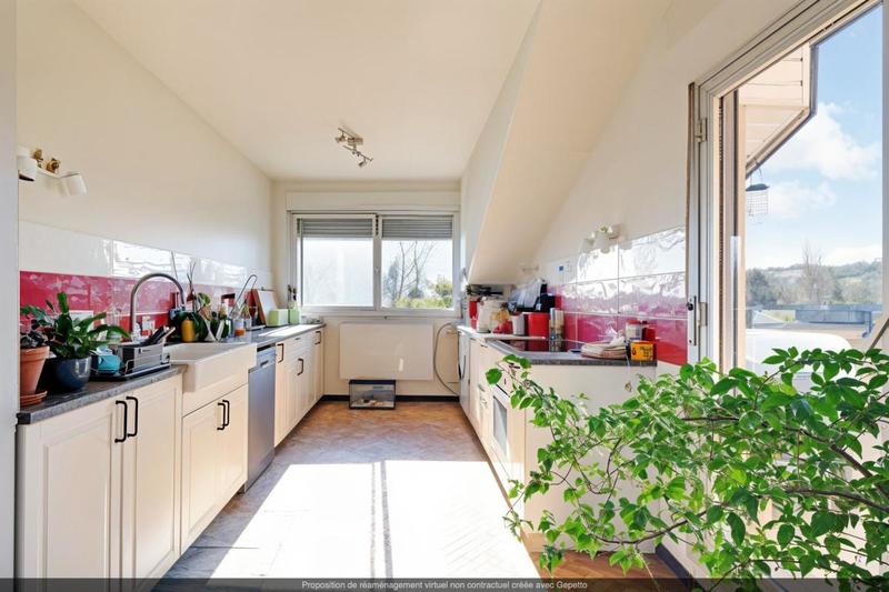 Appartement - 150 m² - 6 pièces