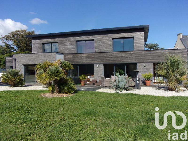 Maison - 221 m² - 9 pièces