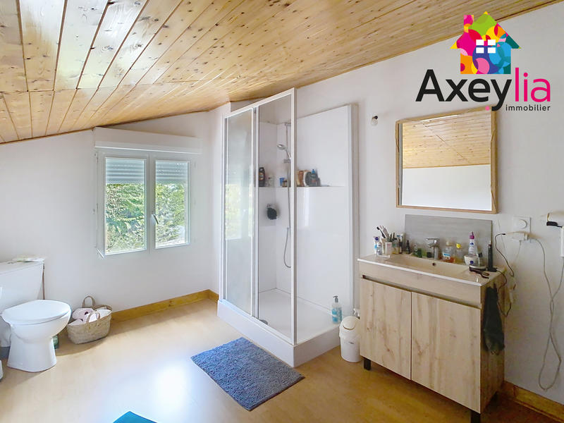 Maison - 99 m² - 5 pièces