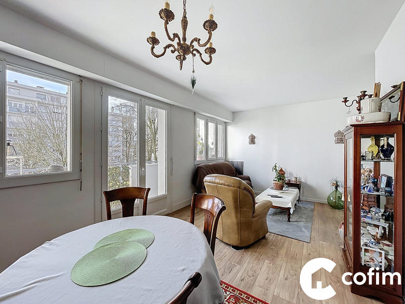 Appartement - 95 m² - 4 pièces