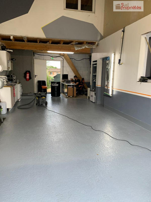 Magasins - 98 m² - 2 pièces