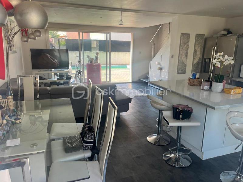 Villa - 90 m² - 4 pièces