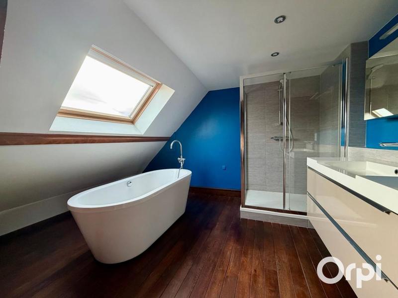 Maison - 167 m² - 6 pièces