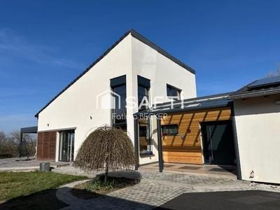 Maison - 255 m² - 8 pièces