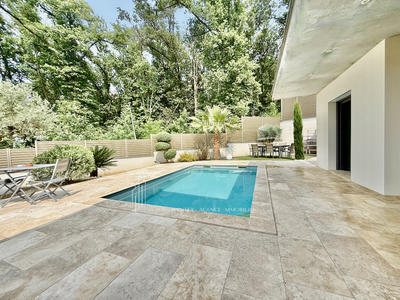 Villa - 145 m² - 6 pièces