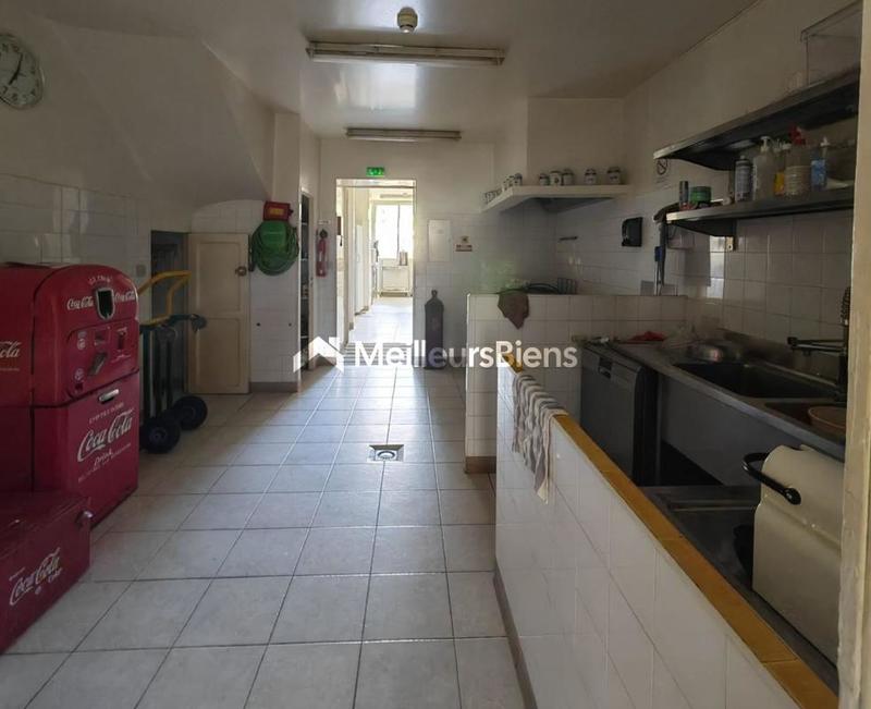 Propriété - 550 m² - 26 pièces