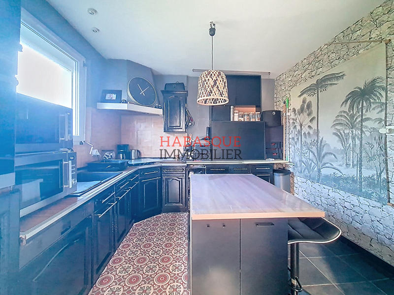 Maison - 102 m² - 7 pièces