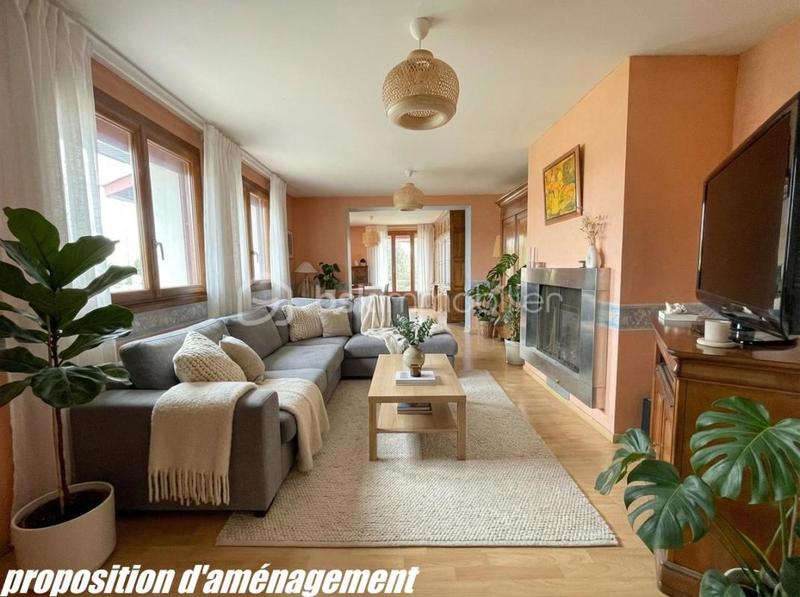 Maison traditionnelle - 175 m² - 6 pièces