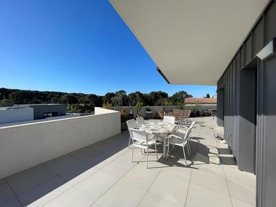 Appartement - 96 m² - 4 pièces