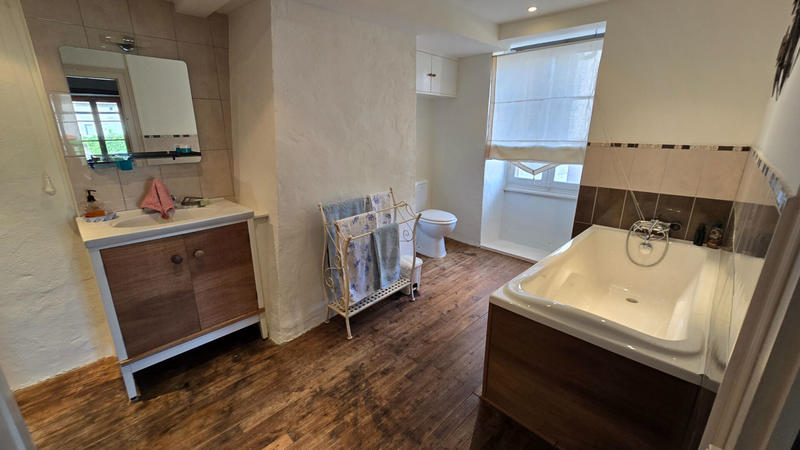 Maison - 245 m² - 7 pièces