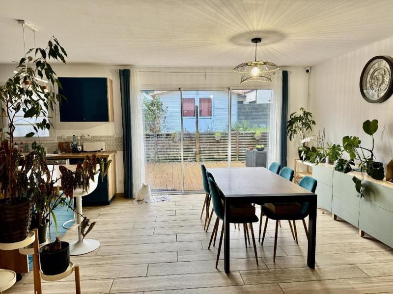 Maison - 99 m² - 4 pièces