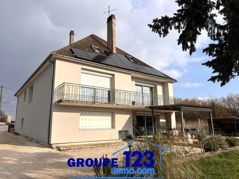 Maison - 260 m² - 11 pièces