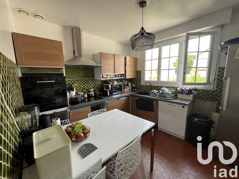 Maison - 230 m² - 8 pièces