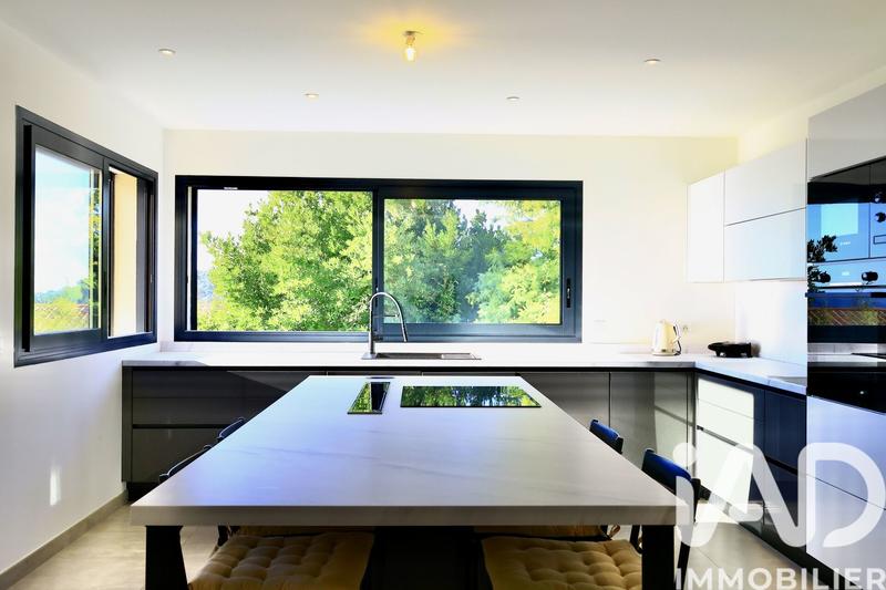 Maison de maîtres - 229 m² - 7 pièces