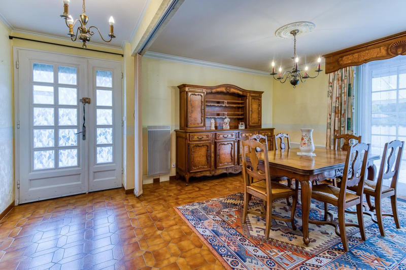 Maison - 121 m² - 7 pièces