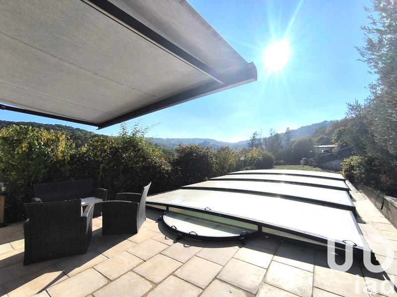 Maison - 220 m² - 7 pièces