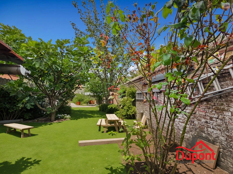 Maison - 186 m² - 9 pièces