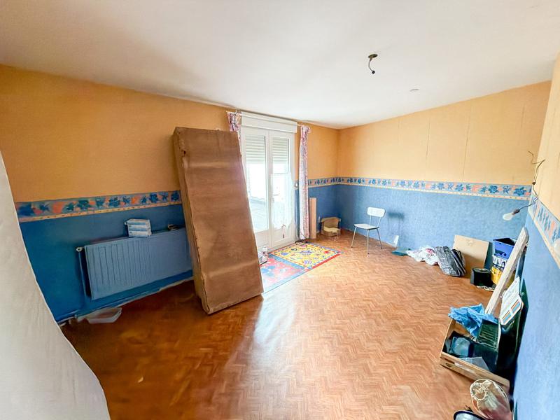 Maison - 185 m² - 8 pièces