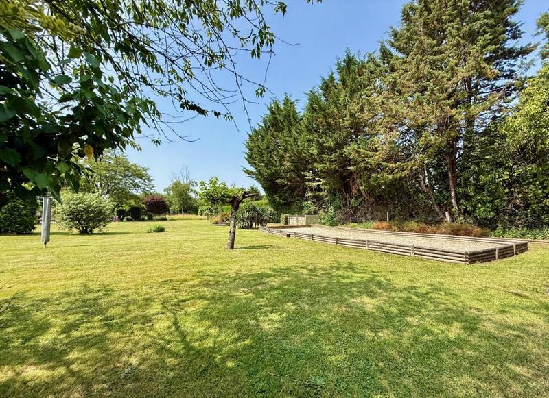 Maison traditionnelle - 164 m² - 6 pièces