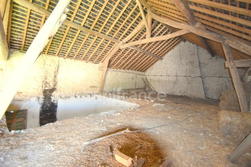 Grange - 135 m² - 1 pièce