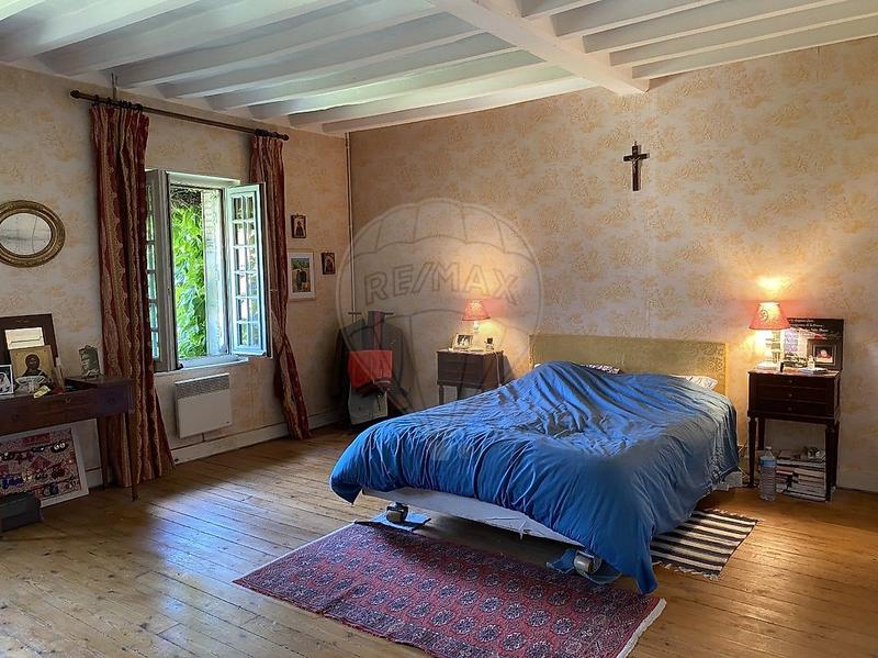 Propriété - 166 m² - 6 pièces