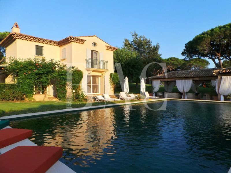 Propriété - 900 m² - 18 pièces