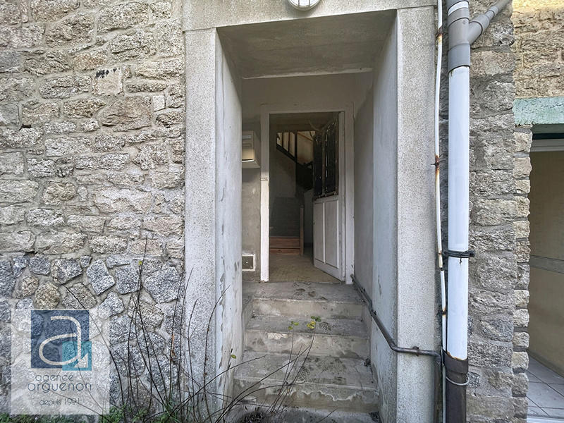 Maison - 213 m² - 9 pièces