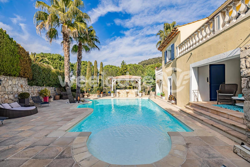 Villa - 205 m² - 7 pièces