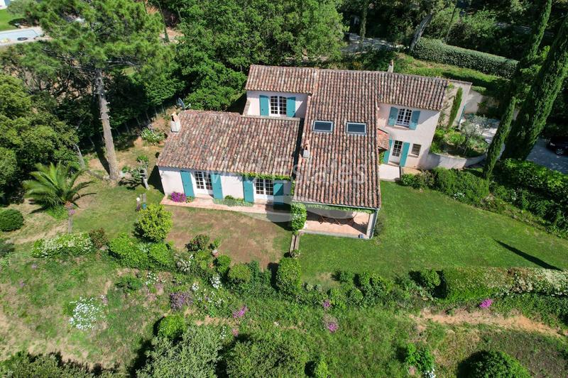 Villa - 240 m² - 5 pièces