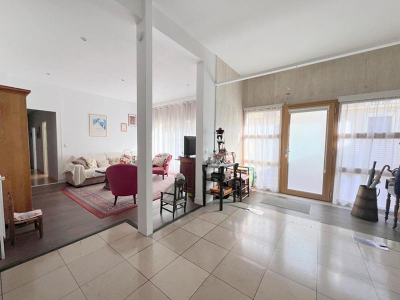 Appartement - 168 m² - 6 pièces