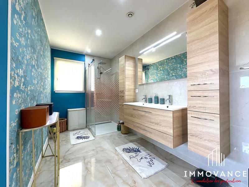 Villa - 180 m² - 6 pièces