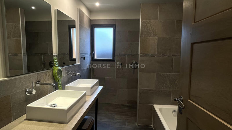 Maison - 120 m² - 4 pièces