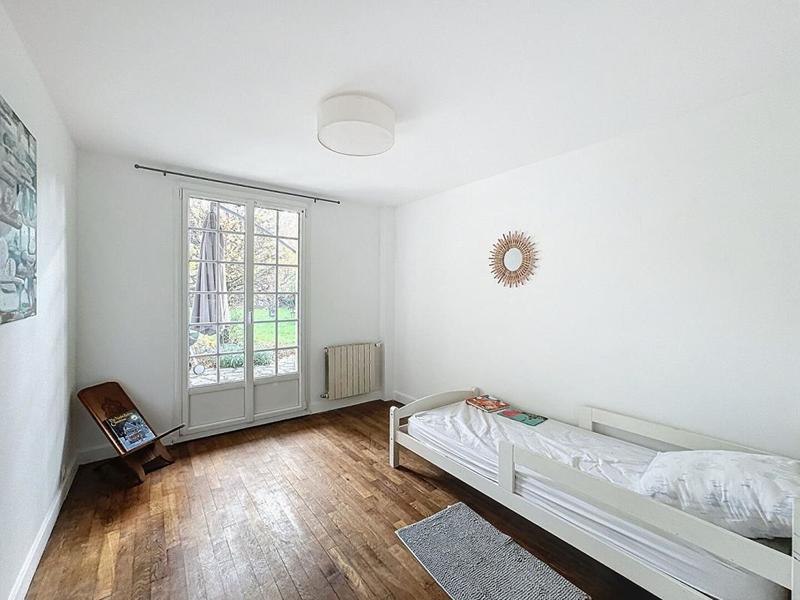 Maison - 247 m² - 8 pièces