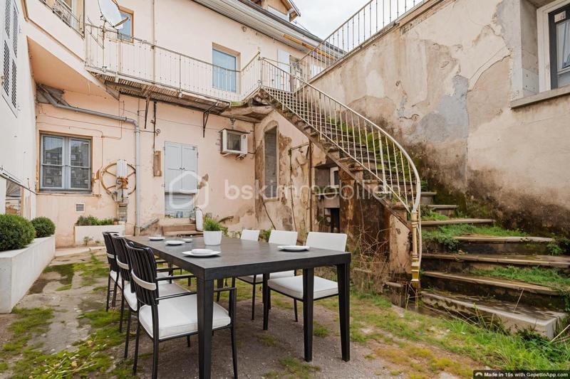 Duplex - 239 m² - 8 pièces