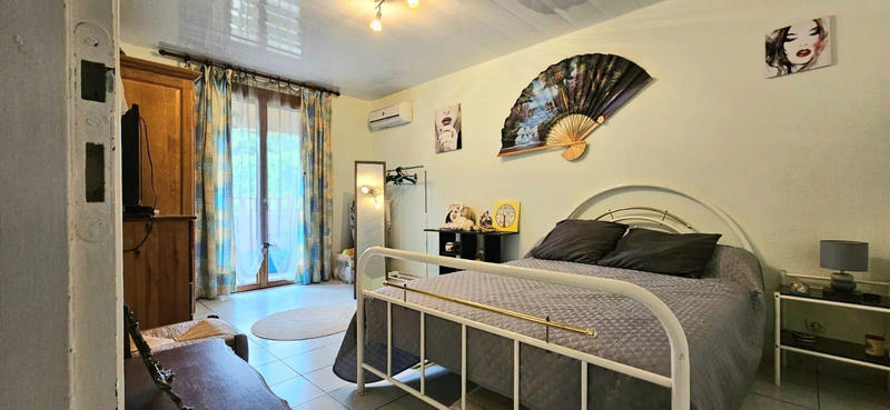 Maison - 220 m² - 7 pièces