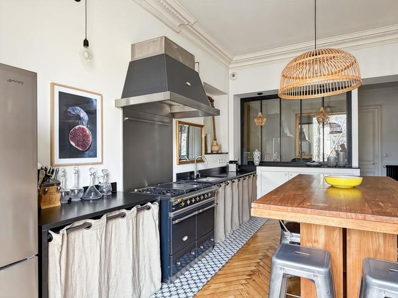 Appartement - 145 m² - 4 pièces