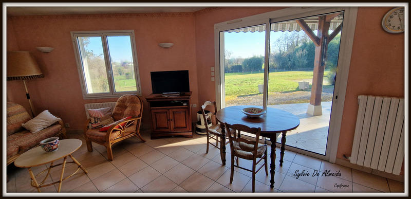 Maison - 270 m² - 8 pièces