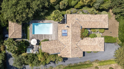 Maison - 225 m² - 9 pièces