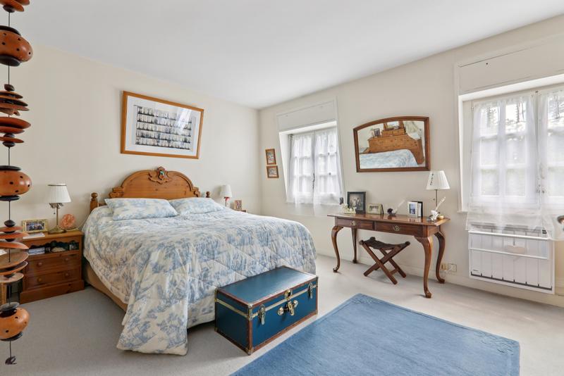 Maison - 275 m² - 15 pièces