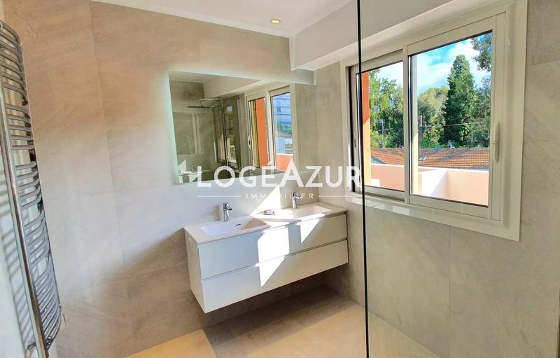 Appartement - 81 m² - 3 pièces