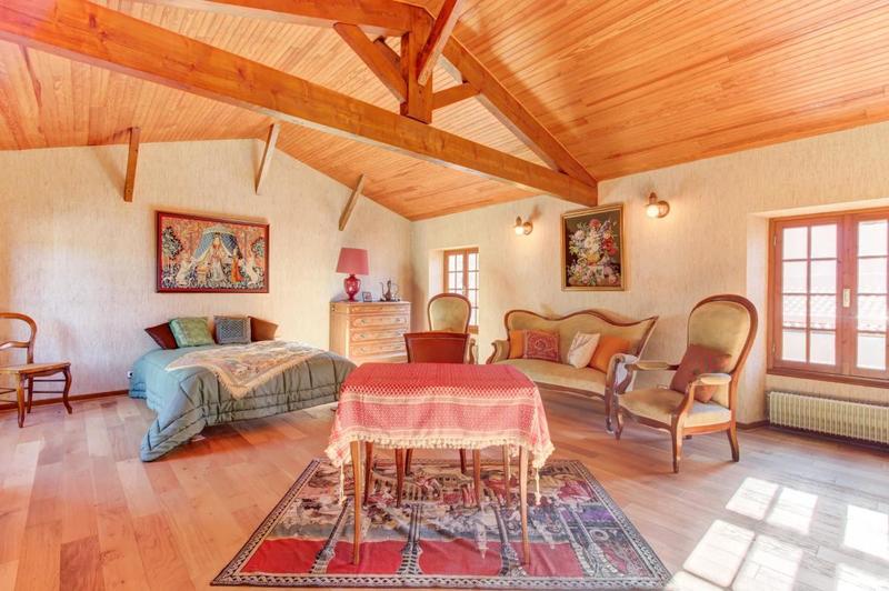 Maison - 185 m² - 7 pièces