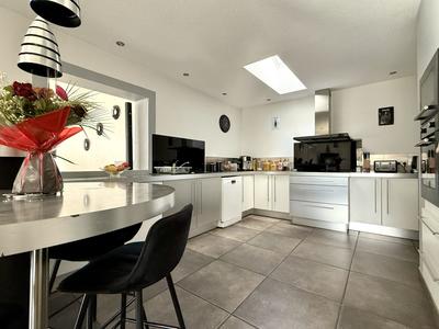 Maison - 158 m² - 6 pièces