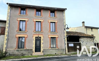Maison de village - 217 m² - 7 pièces